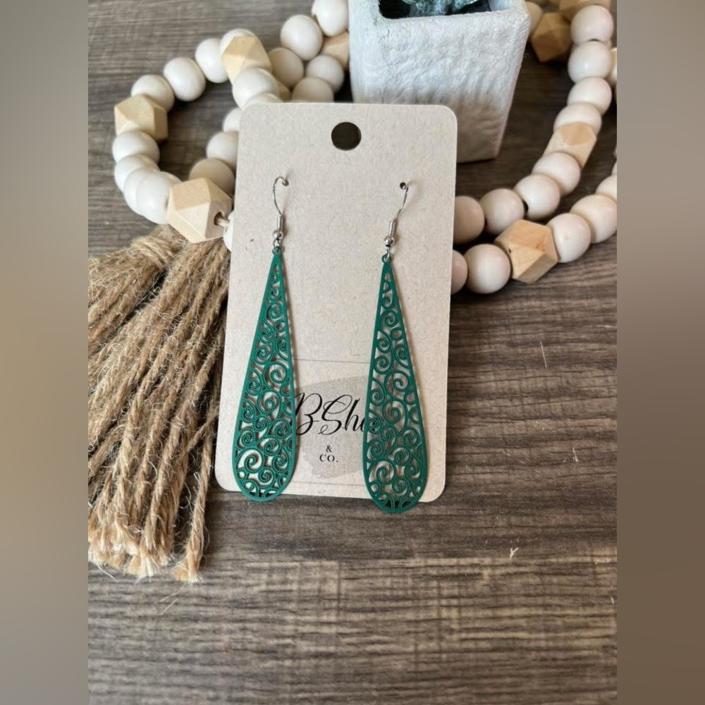 Green Lightweight Metal Dangles